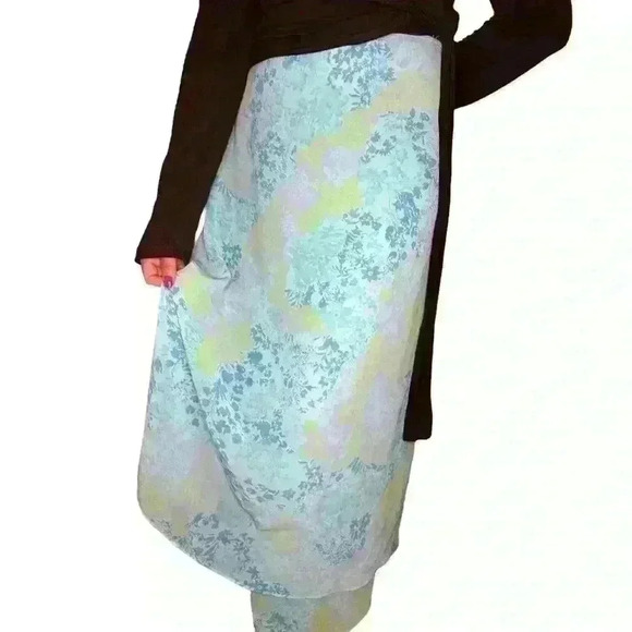 Jaclyn Smith Maxi Blue Floral Skirt - Picture 2 of 6